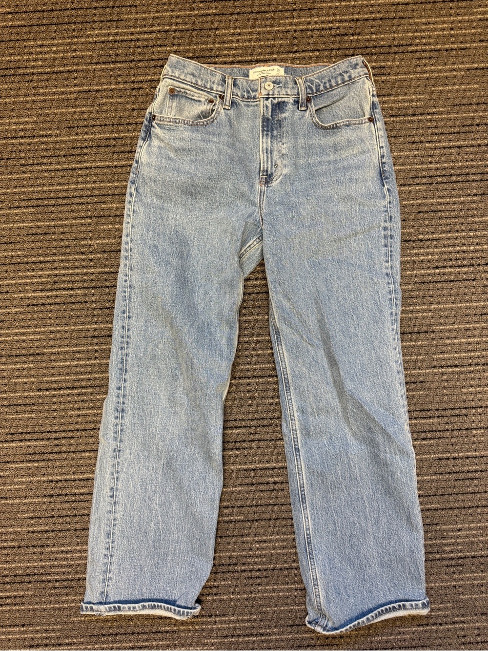 Abercrombie & Fitch High Rise 90’s Relaxed Jean